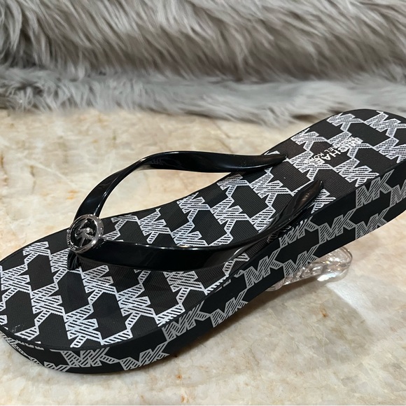 Michael Michael Kors Women’s Wedge Platform Sandals. - Picture 1 of 8